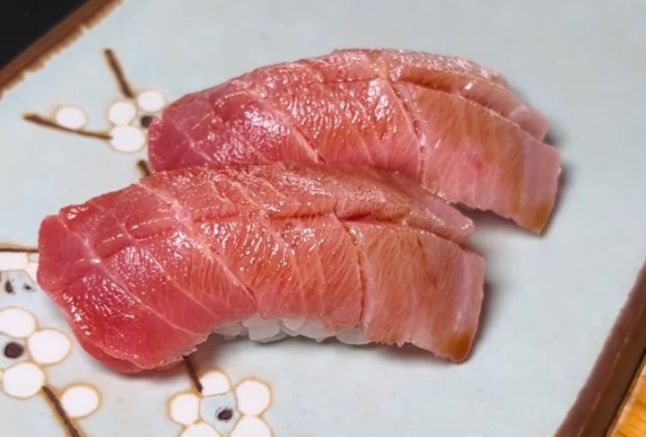 Chu-toro Nigiri