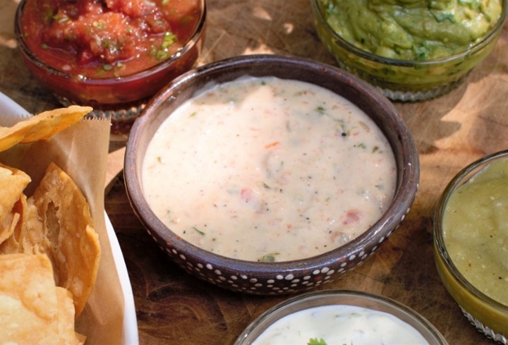 + Yeyo's Green Chile Queso