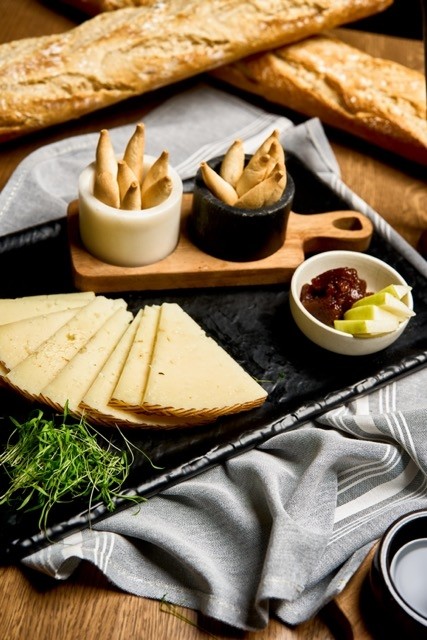 Chefs Board Manchego Cheese