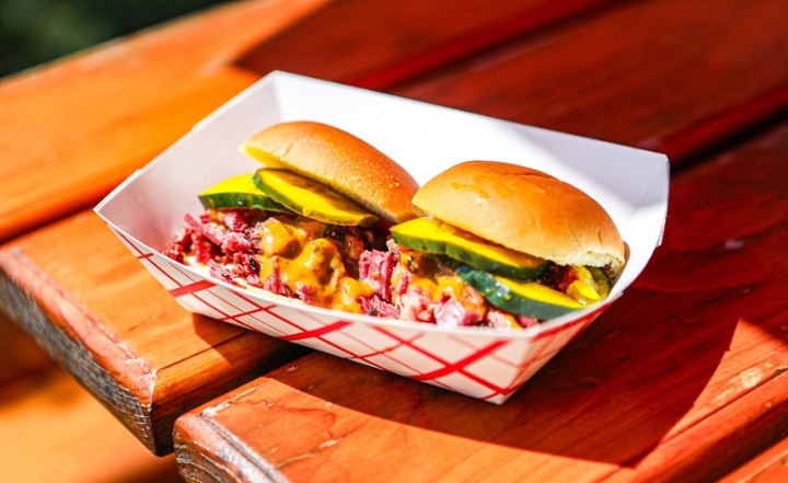 PASTRAMI SLIDERS + SIDE