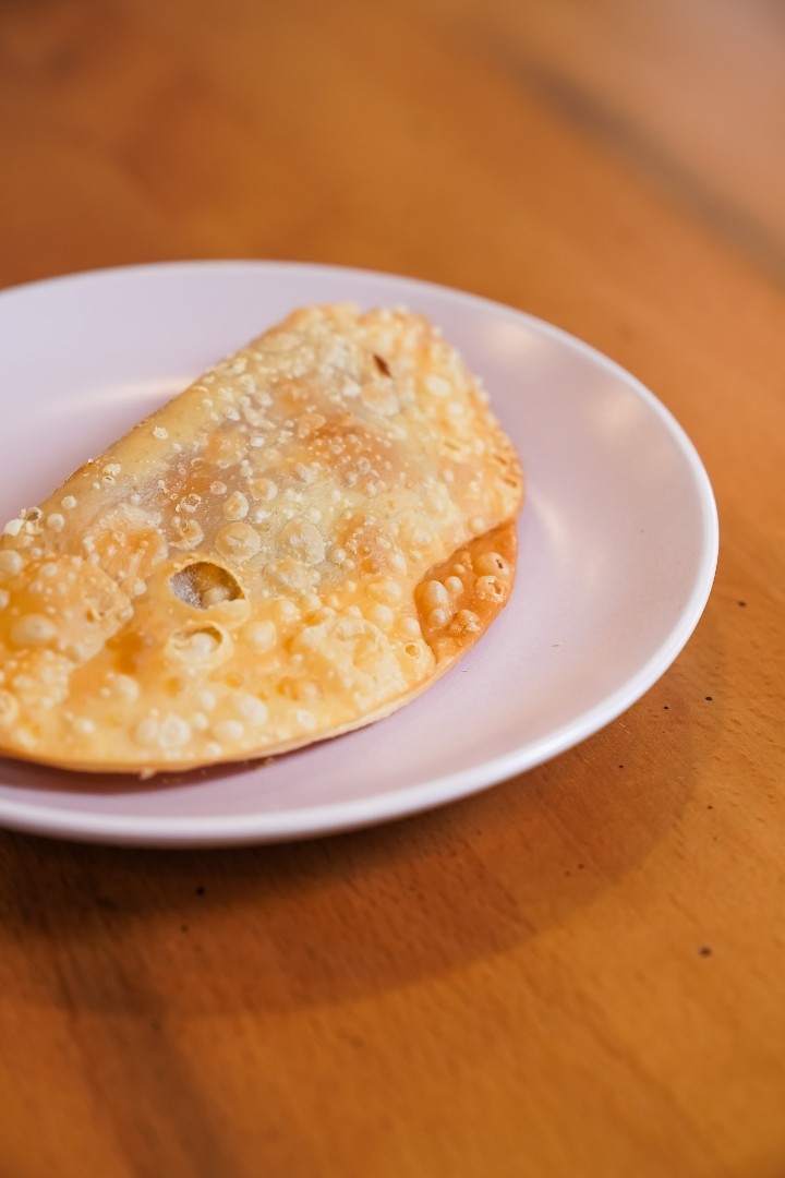 EMPANADA DE GUAVA Y QUESO