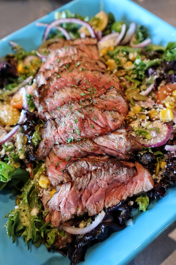 BLACKENED STEAK SALAD