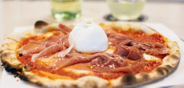 Pizza Burrata e Prosciutto Crudo