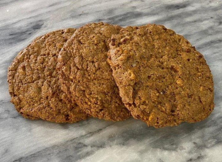 Oatmeal Apricot Walnut Cookie