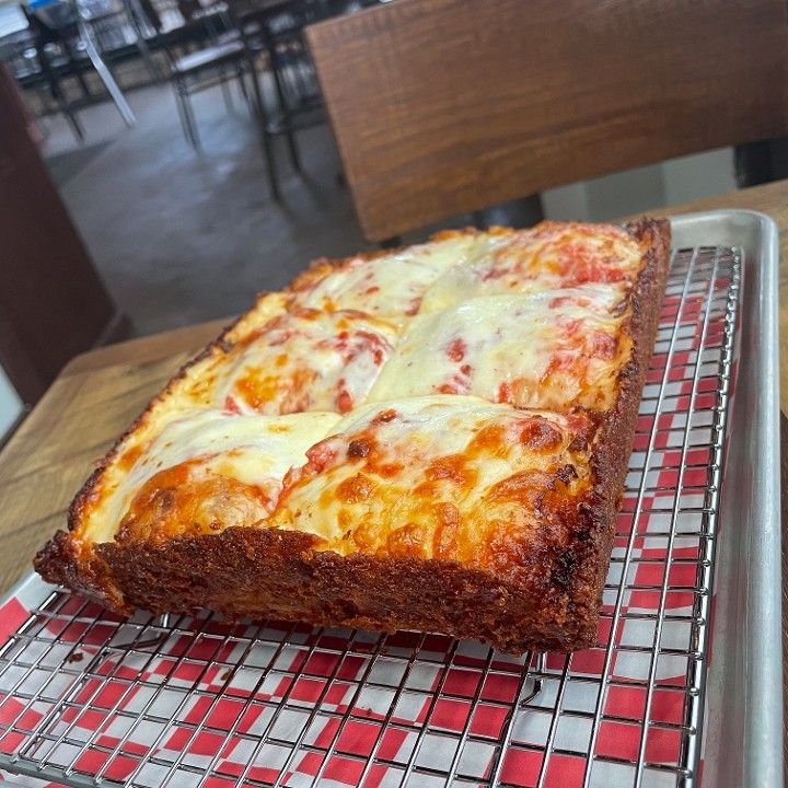 Regular Detroit Pizza
