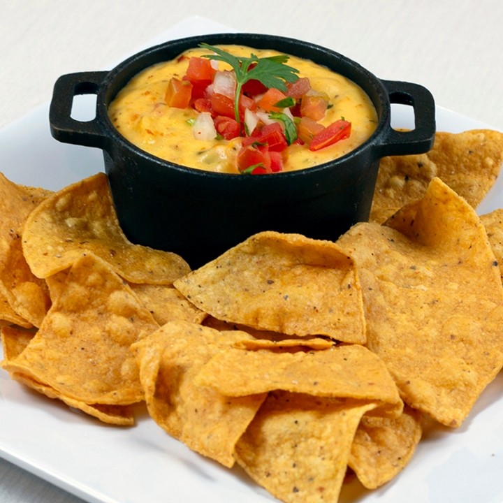 Queso & chips