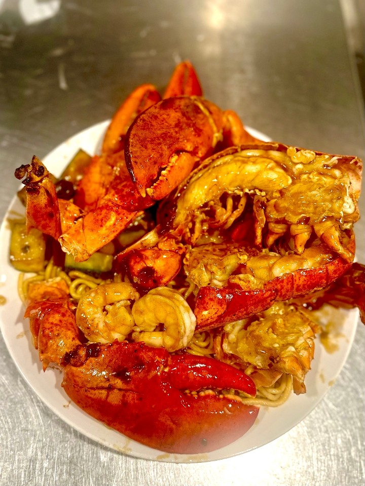Hib twin lobster Dinner kitchen