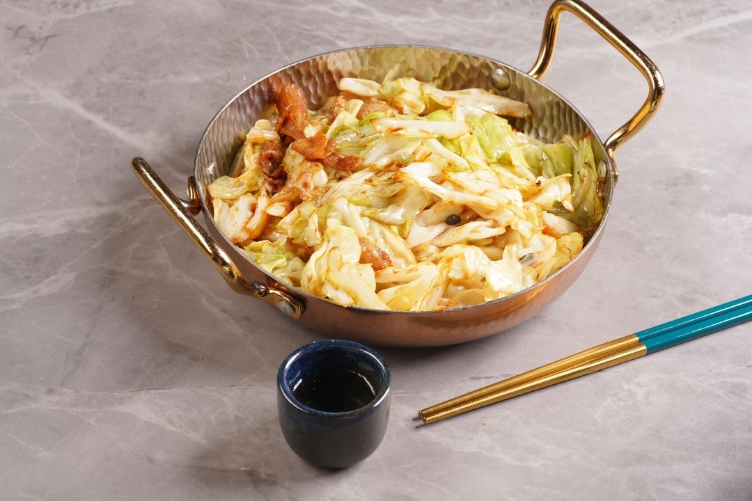 Stir Fried Cabbage w. Pork 干锅手撕包菜