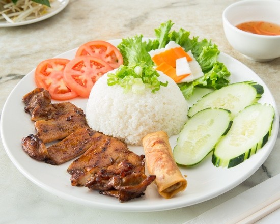 65 Grilled Chicken (Com Ga Nuong)
