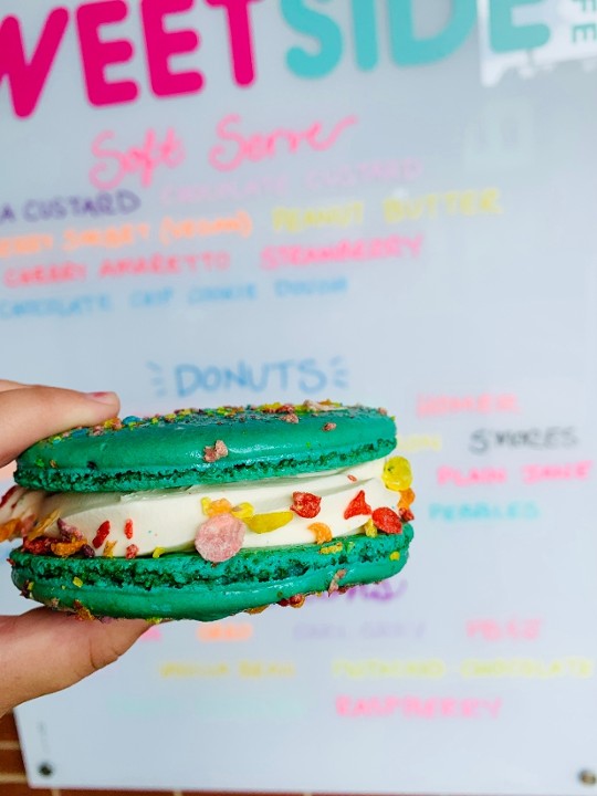 Macaron Ice Cream Sandwhich