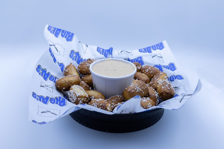 Pretzel Bites & Queso