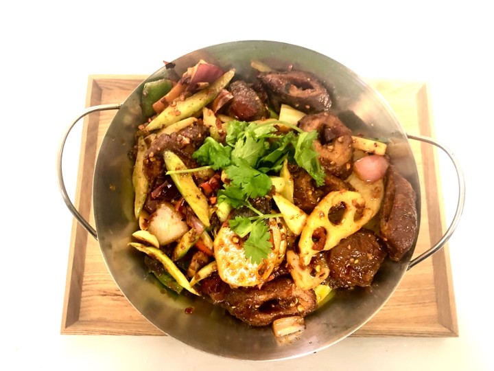 乾鍋肥腸  Stir-Fried Pork intestine with Dry Chili 