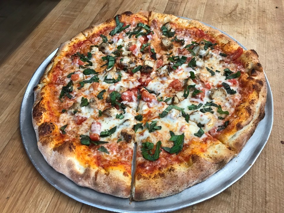 Grilled Chicken, Tomato & Basil Pizza