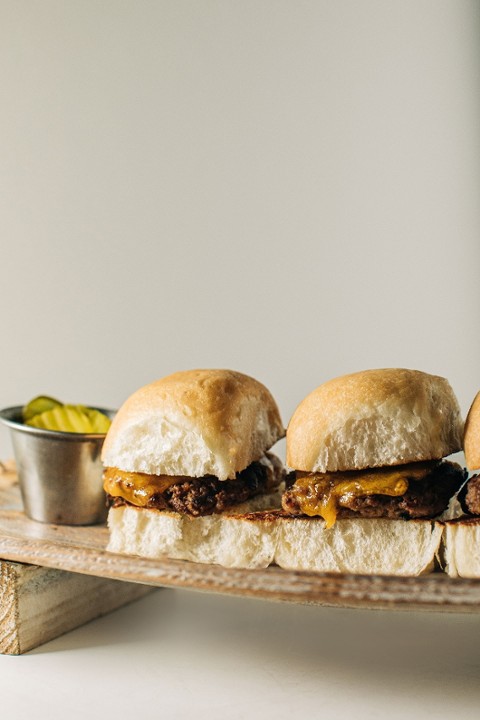 Mini Cheeseburger Sliders (12)