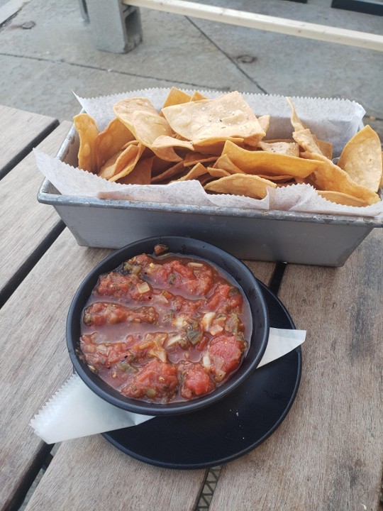 ROASTED TOMATO SALSA & CHIPS