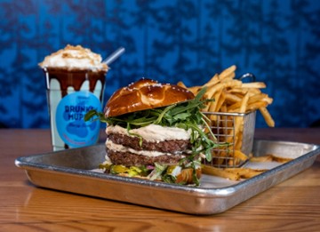 Browndog Barlor & Restaurant