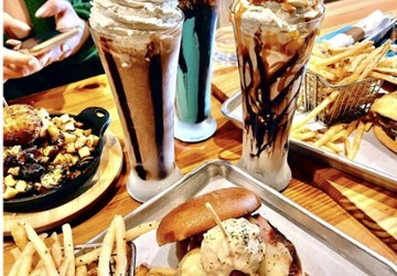 Browndog Barlor & Restaurant
