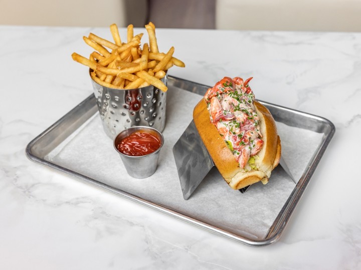 NEW ENGLAND LOBSTER ROLL