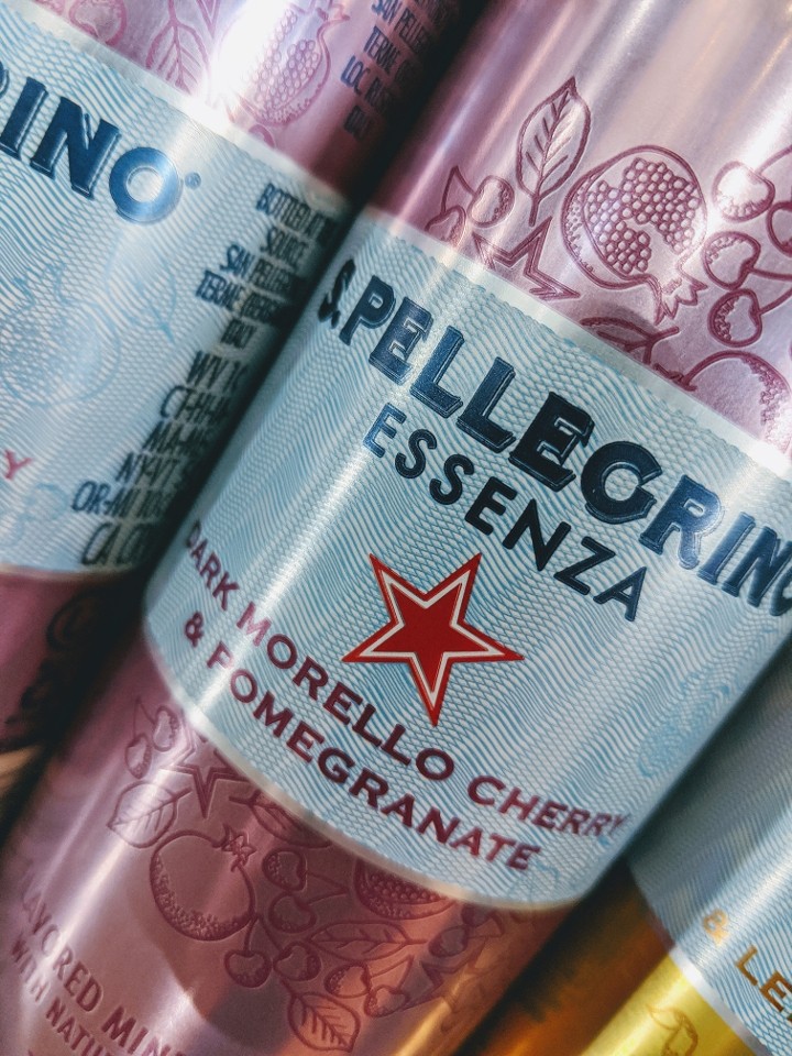 San Pellegrino Black Cherry Essenza