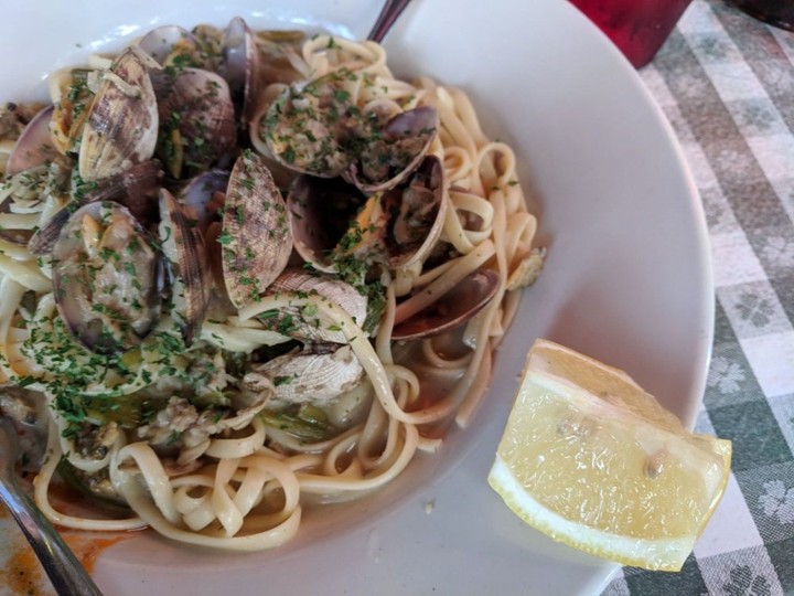 LINGUINI & CLAMS