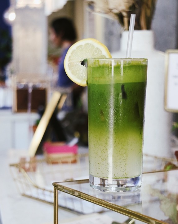 Matcha Lemonade-Cocktail