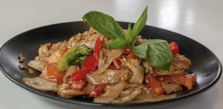 N4. THAI DRUNKEN NOODLE (Pad Kee Mao)