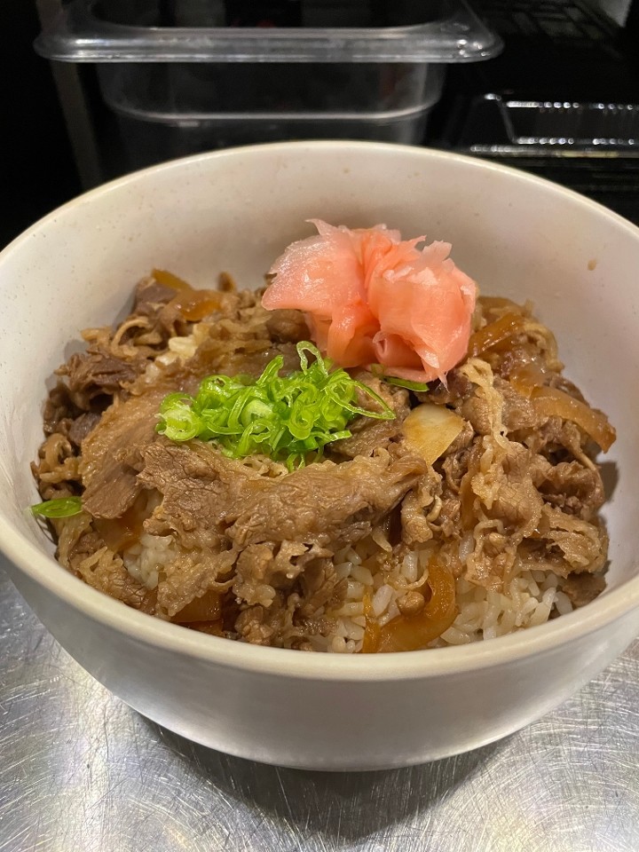 Gyudon (Japanese Beef Rice Bowl)