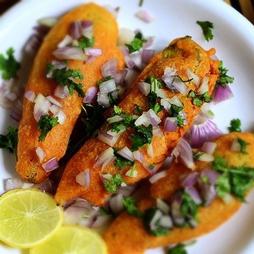 Onion stuffed Mirchi Bajji