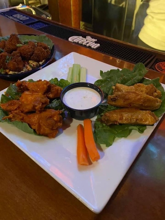 10 CT Wings (Half/Half)