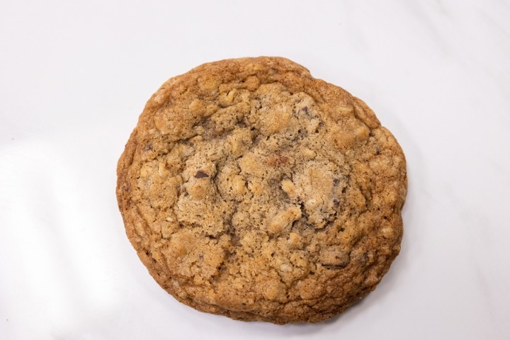 Oaty Chocolate Chunk Cookie