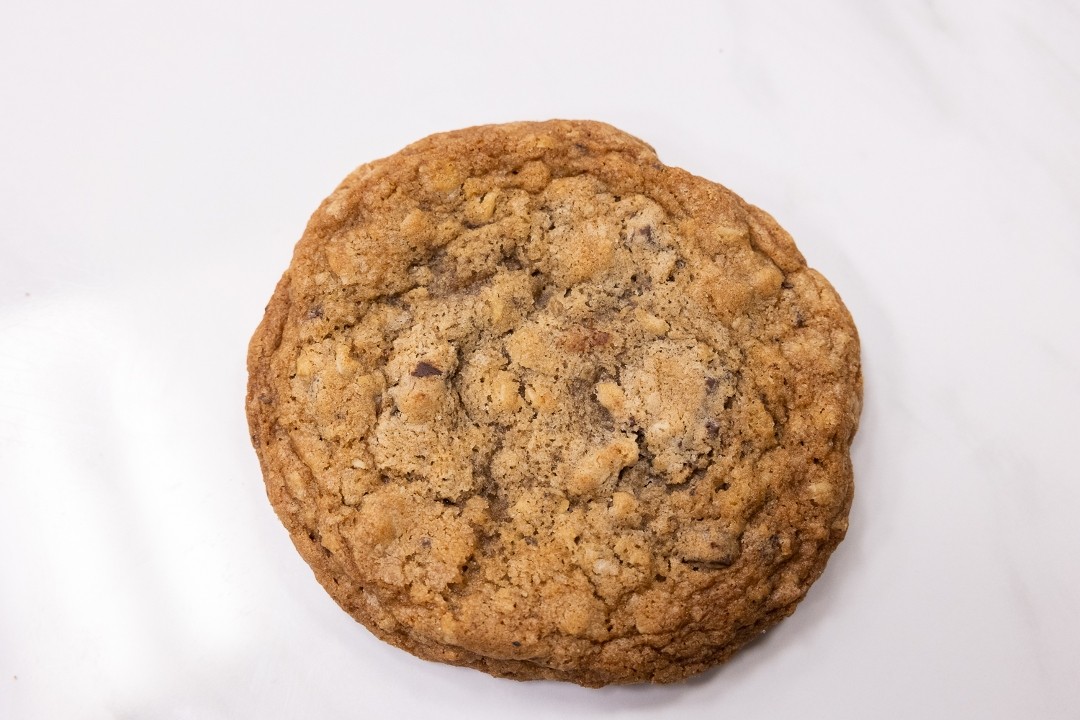 VEGAN Oatmeal Chocolate Chunk Cookie