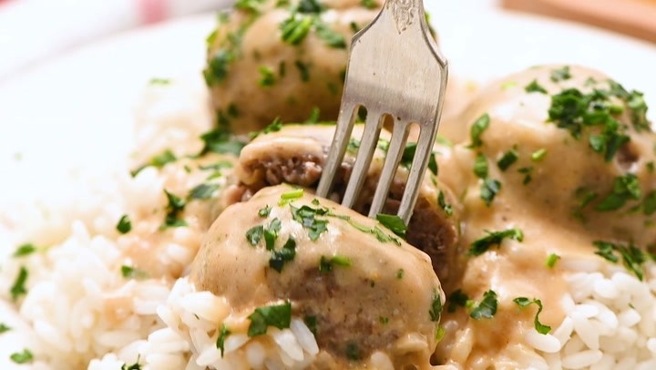 SWEDISH MEATBALL BOWL