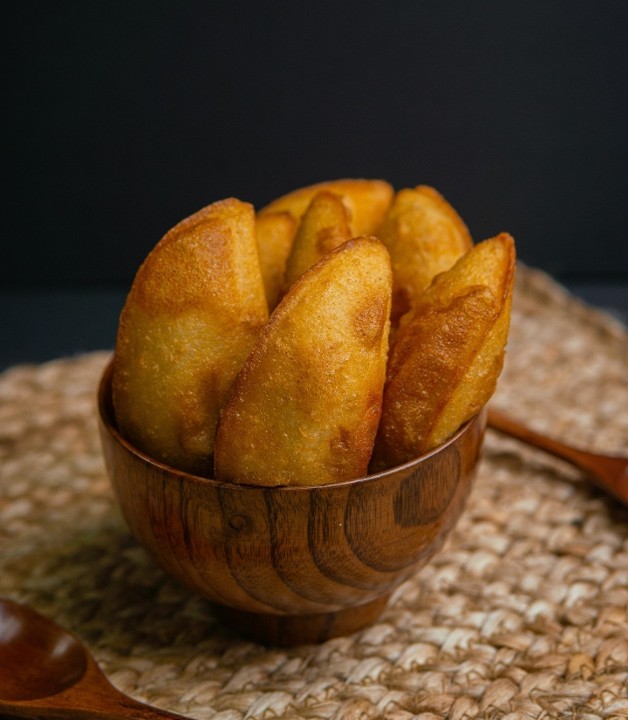 10 MINI EMPANADAS DE QUESO/CHEESE