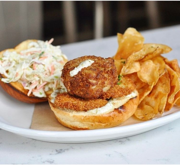 Blue crab cake "sammie"