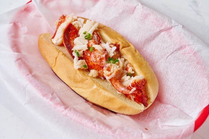 Fresh Connecticut Lobster Roll