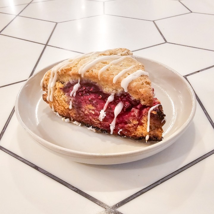 Raspberry Scone (v)