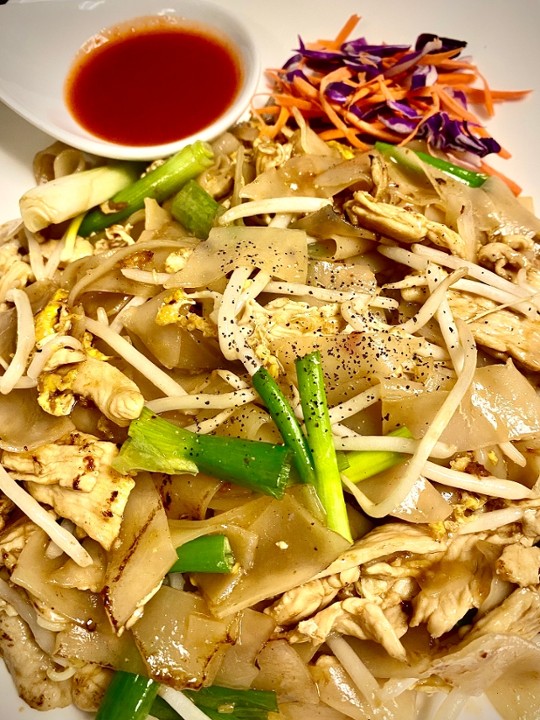 Guay Tiew Kua Gai/ Garlic Noodle