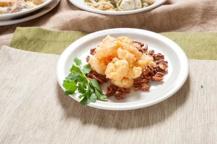 Honey Walnut Shrimp w/ Mayonnaise Sauce 西汁核桃蝦