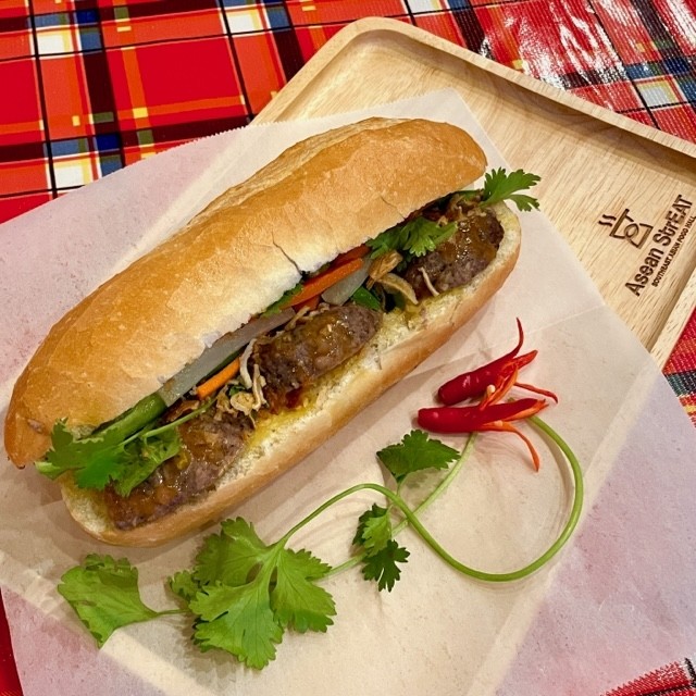 Grilled Beef Banh Mi
