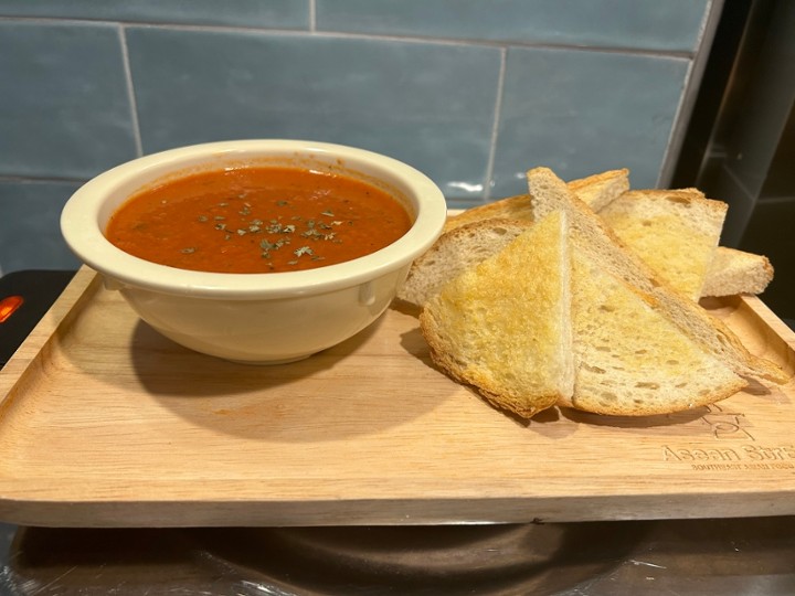 Vegetarian Tomato Soup with Toast