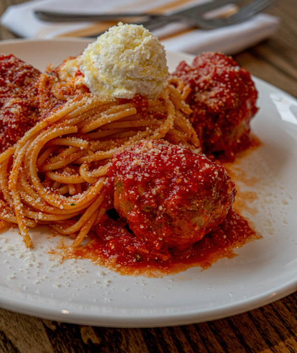 Luogo Menu Luogo - Chitarra with Beef Meatballs