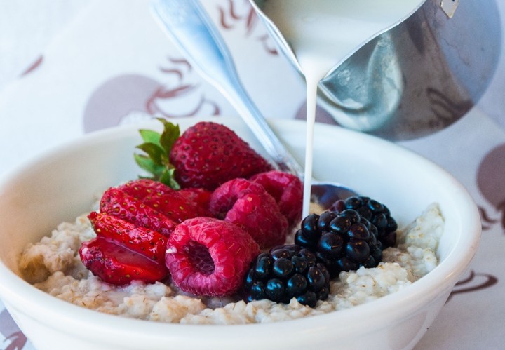 Steel Cut Oatmeal w/Steamed Milk