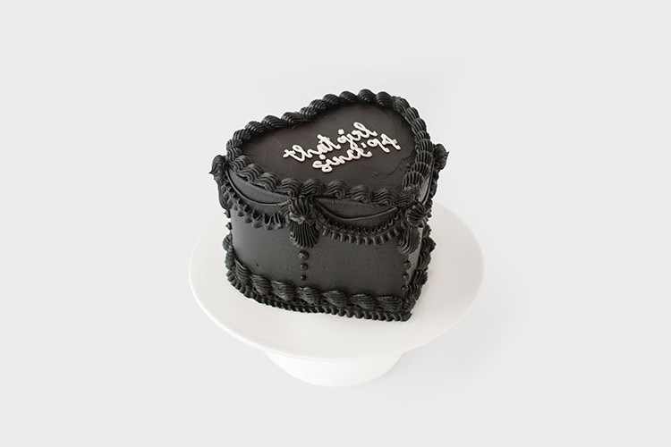 Black Heart Vintage Cake