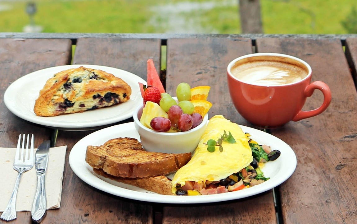 Cama Beach Cafe & Catering