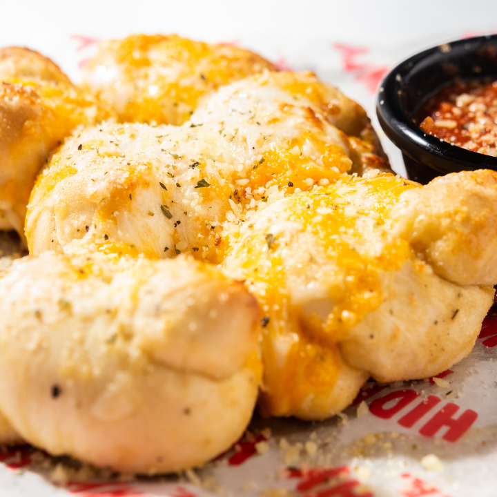 Garlic Knots W/Cheese