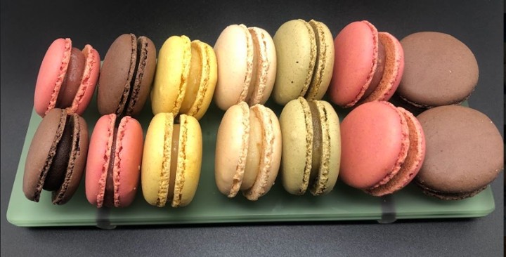 Assorted macarons (gf)