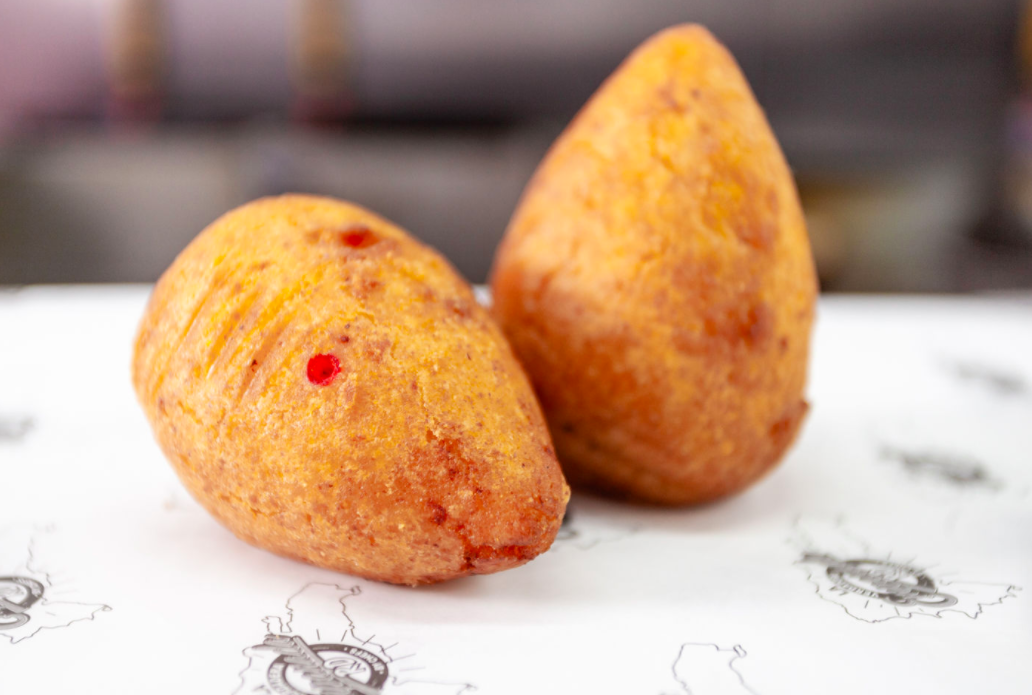 COCHITAS QUESO (BOLLITOS DE MAIZ CON QUESO) 3 FOR $3.50