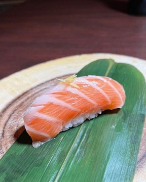 MAMA M SUSHI