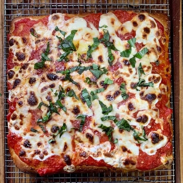 10" SICILIAN MARGHERITA PIZZA