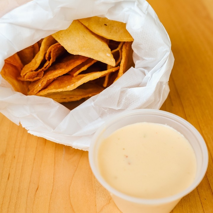 CHIPS Y QUESO